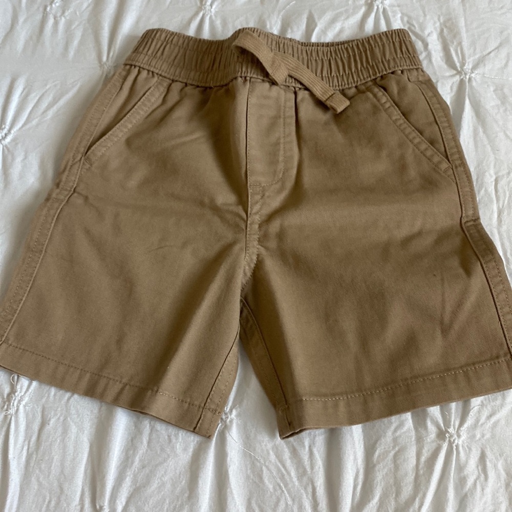 Infant Kaki shorts. New, no tags.